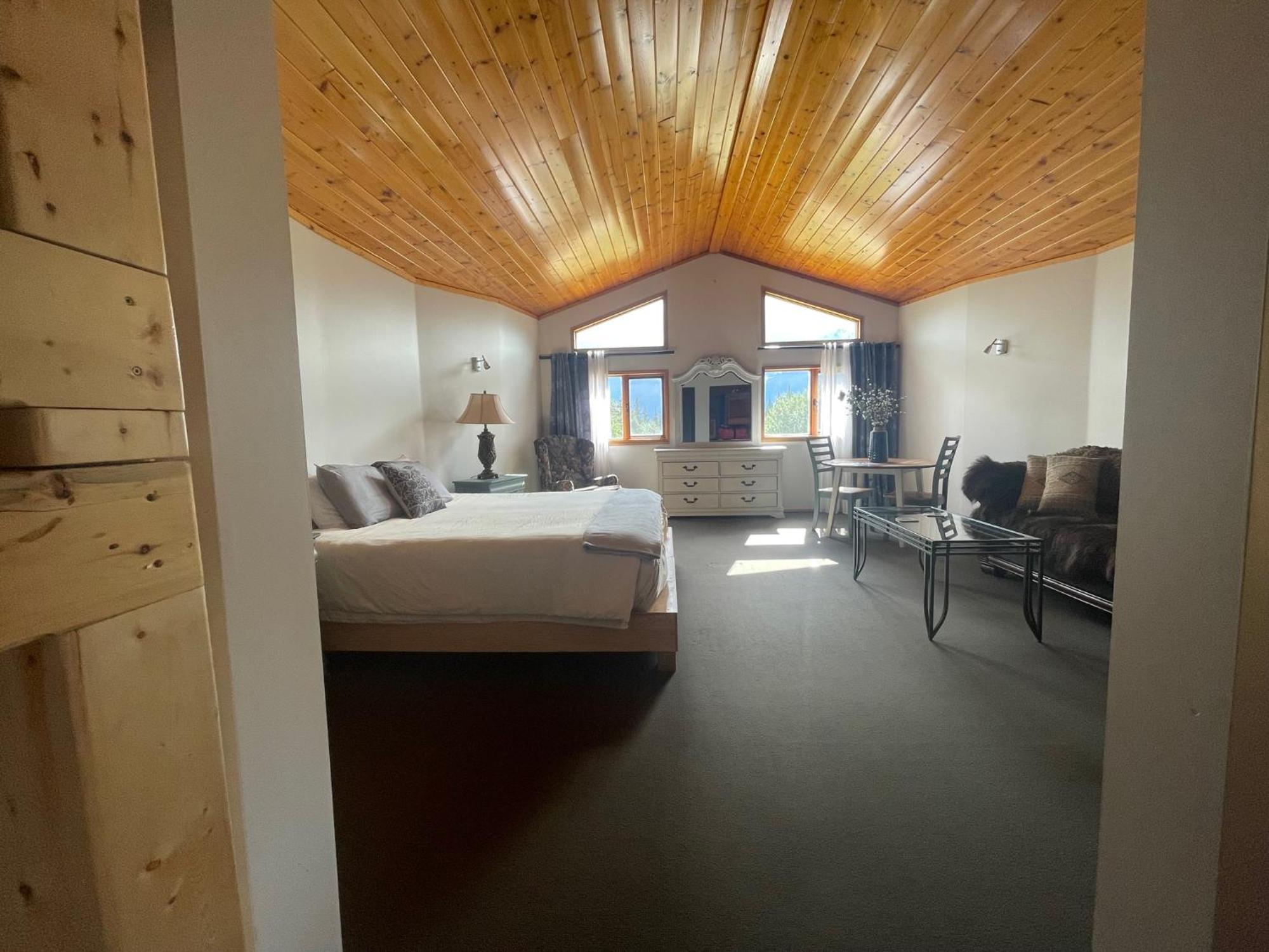 Mount Logan Ecolodge & Retreat Center Haines Junction Exterior foto