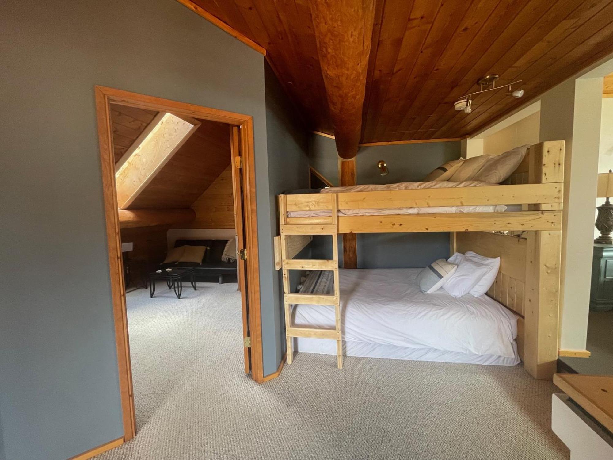 Mount Logan Ecolodge & Retreat Center Haines Junction Exterior foto